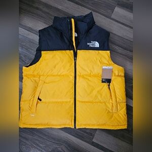 THE NORTH FACE DOWN VEST Size: XXL Yellow Men NF0A3JQQZY3 BRAND NEW WITH TAG